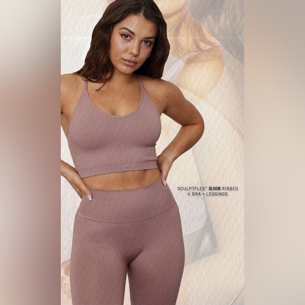 Set Active Sculptflex Leggings (size M) and V Bra (size S) in Bloom Bundle
